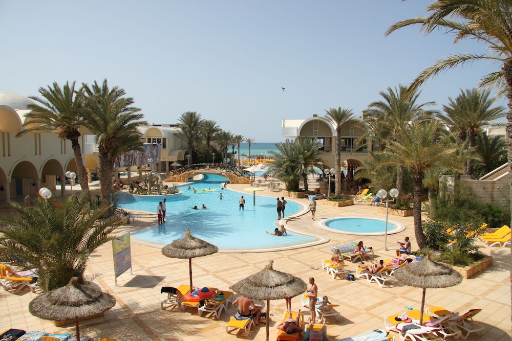 Monarque Dar Jerba Narjess - Family Only — Swimming pool in Aghir, Medenine