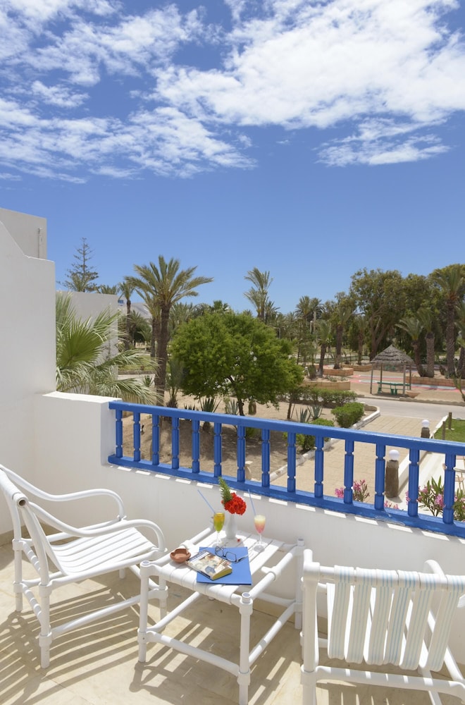 Monarque Dar Jerba Narjess - Family Only — Hotel rooms in Aghir, Medenine