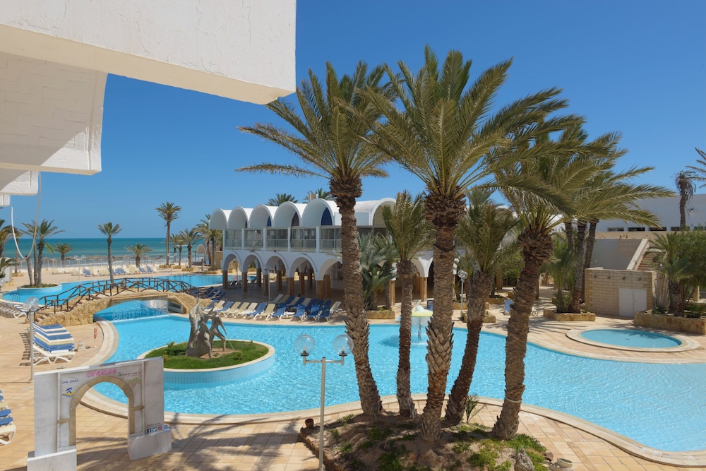 Monarque Dar Jerba Narjess - Family Only — Swimming pool in Aghir, Medenine