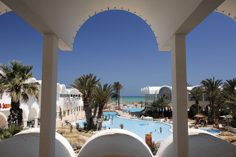 Monarque Dar Jerba Narjess - Family Only — Swimming pool in Aghir, Medenine