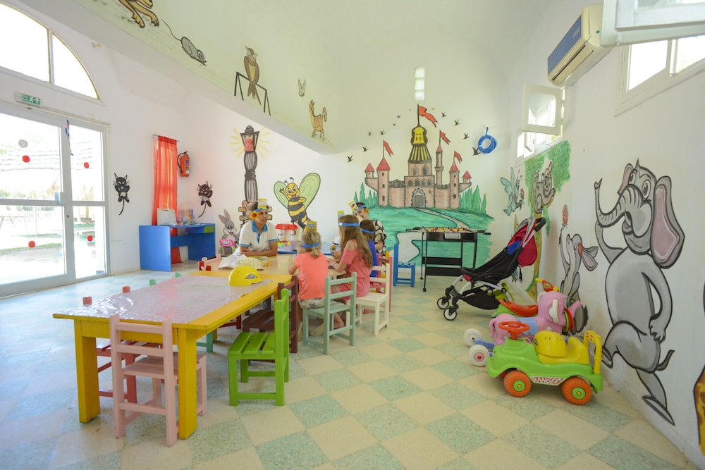 Monarque Dar Jerba Narjess - Family Only — Attractions for children in Aghir, Medenine