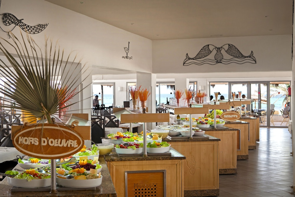 Monarque Dar Jerba Narjess - Family Only — Restaurant & bars in Aghir, Medenine