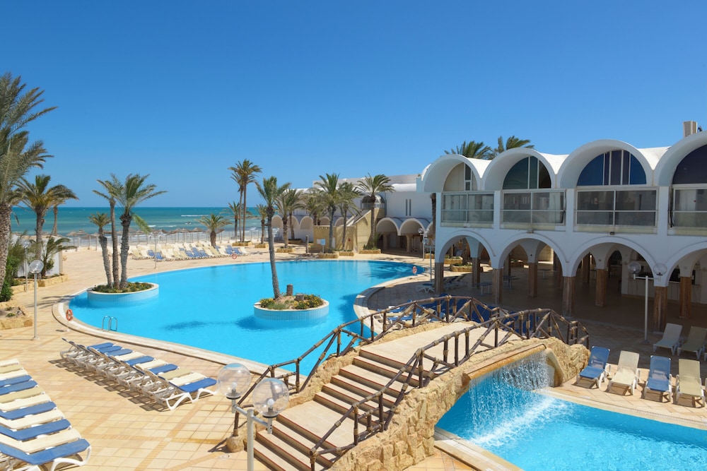 Monarque Dar Jerba Narjess - Family Only — Swimming pool in Aghir, Medenine