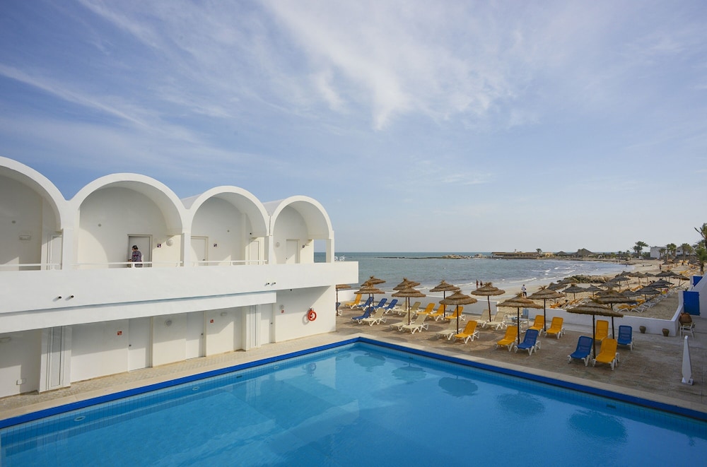 Monarque Dar Jerba Narjess - Family Only — Swimming pool in Aghir, Medenine