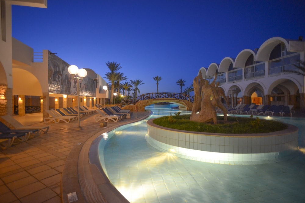 Monarque Dar Jerba Narjess - Family Only — Swimming pool in Aghir, Medenine
