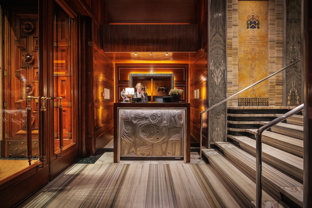 Singer Palace Hotel Roma — Hotel building in Rome, Lazio
