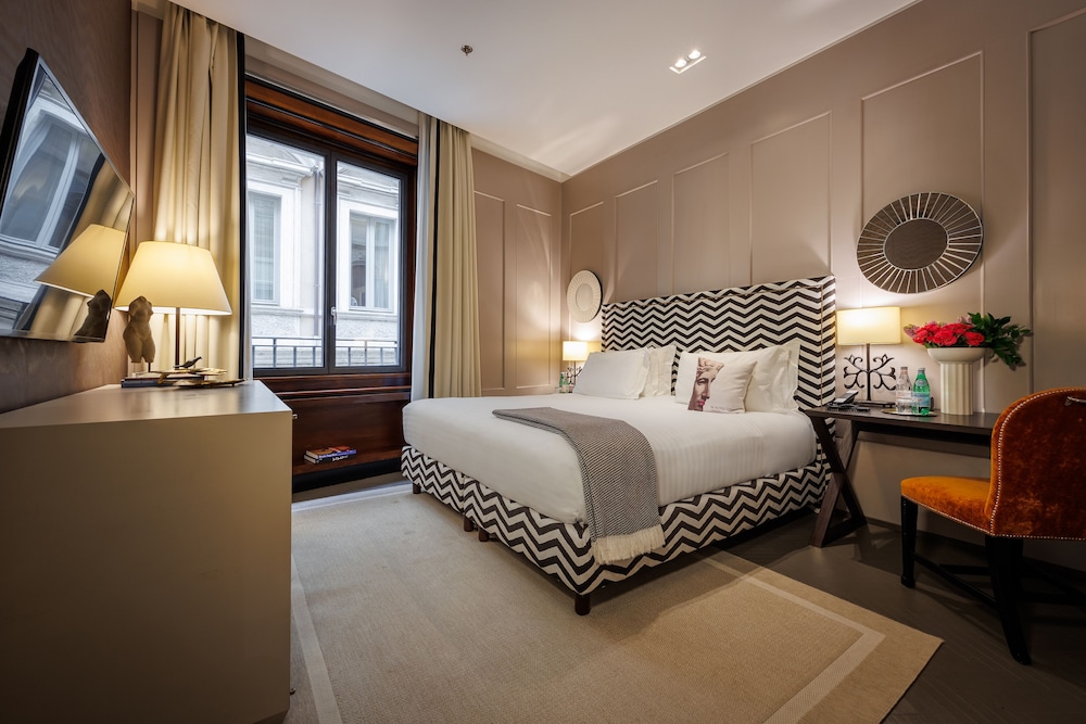 Singer Palace Hotel Roma — Hotel rooms in Rome, Lazio