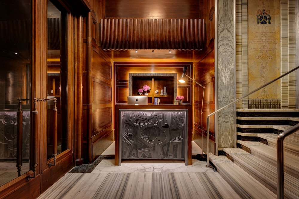 Singer Palace Hotel Roma — Hotel building in Rome, Lazio