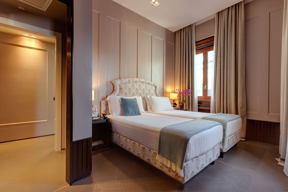 Singer Palace Hotel Roma — Hotel rooms in Rome, Lazio
