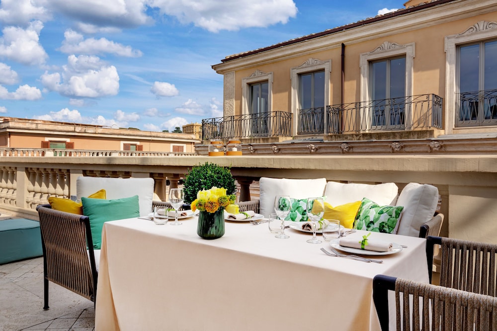 Singer Palace Hotel Roma — Restaurant & bars in Rome, Lazio