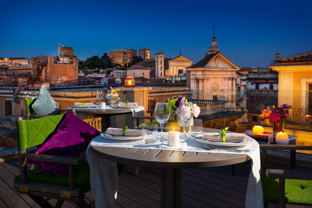 Singer Palace Hotel Roma — Restaurant & bars in Rome, Lazio