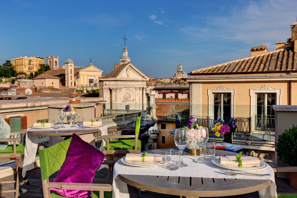Singer Palace Hotel Roma — Restaurant & bars in Rome, Lazio