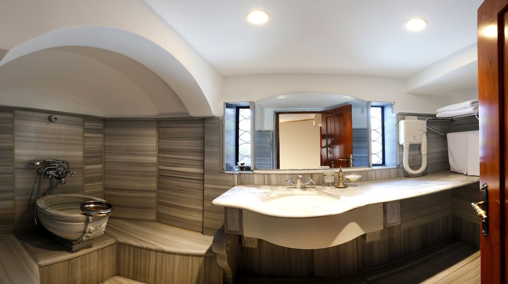 Sultanahmet Palace Hotel - Special Class — Hotel rooms in Istanbul, Istanbul