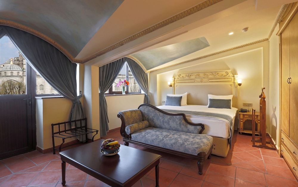 Sultanahmet Palace Hotel - Special Class — Hotel rooms in Istanbul, Istanbul