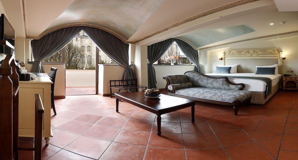 Sultanahmet Palace Hotel - Special Class — Hotel rooms in Istanbul, Istanbul