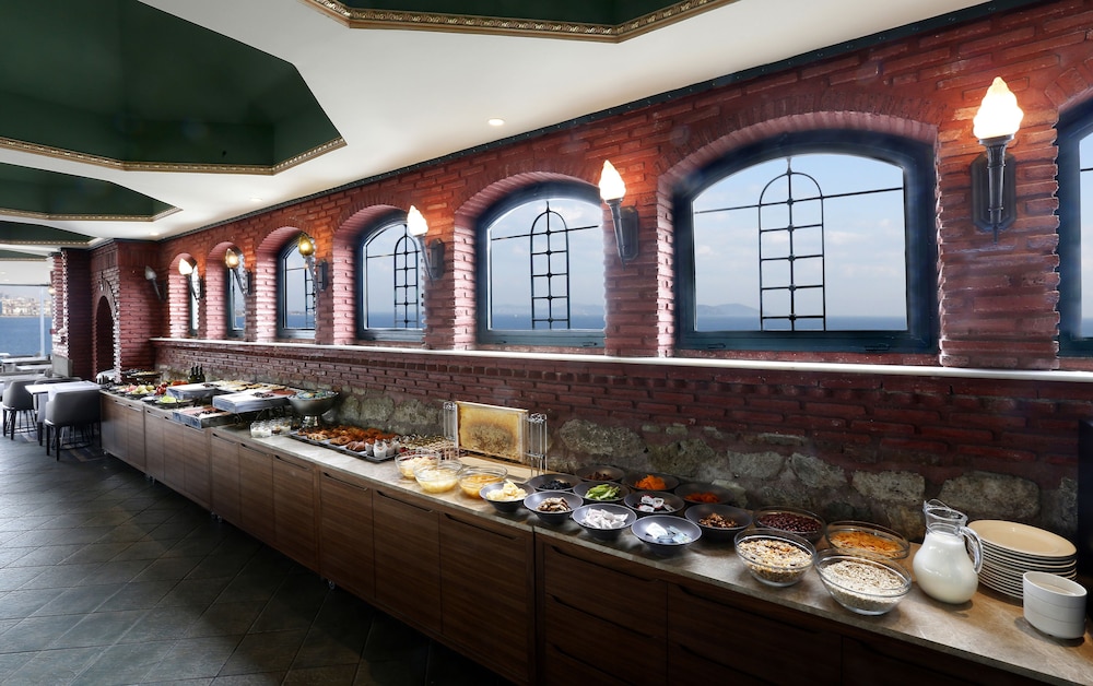 Sultanahmet Palace Hotel - Special Class — Restaurant & bars in Istanbul, Istanbul