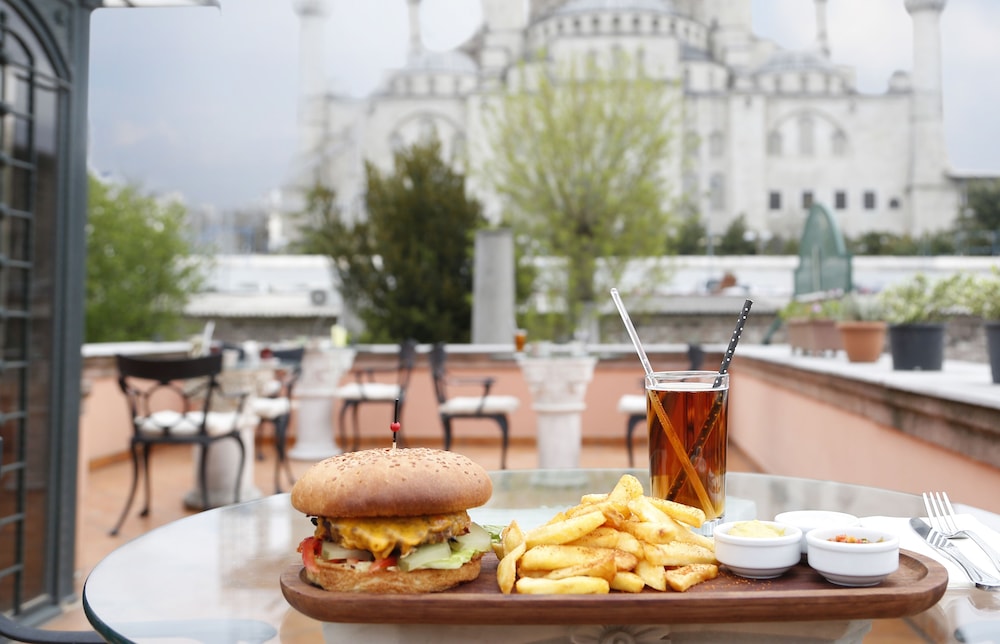 Sultanahmet Palace Hotel - Special Class — Restaurant & bars in Istanbul, Istanbul