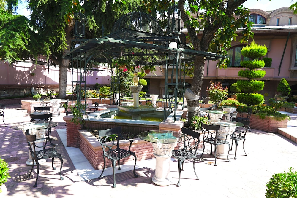 Sultanahmet Palace Hotel - Special Class — Restaurant & bars in Istanbul, Istanbul
