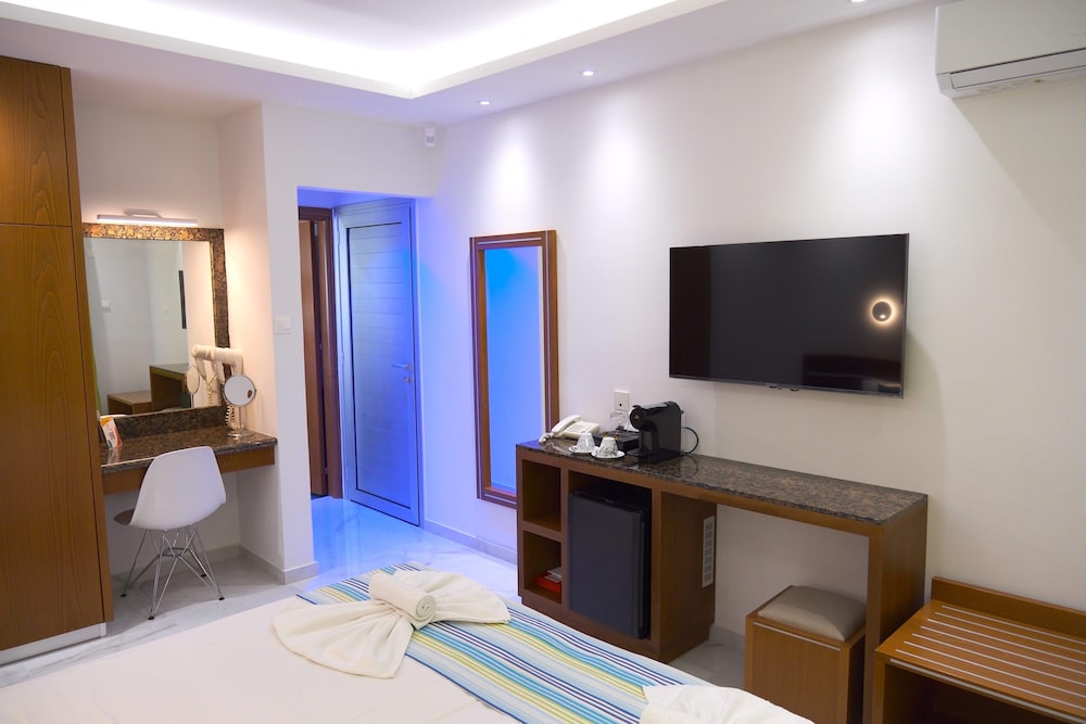 Loutsiana Hotel Apts — Hotel rooms in Ayia Napa, Famagusta Region