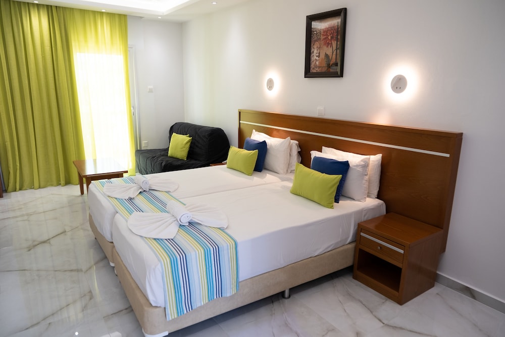 Loutsiana Hotel Apts — Hotel rooms in Ayia Napa, Famagusta Region