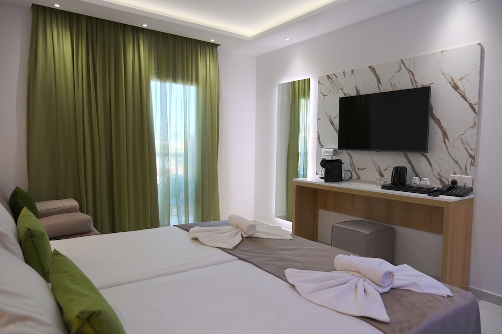 Loutsiana Hotel Apts — Hotel rooms in Ayia Napa, Famagusta Region