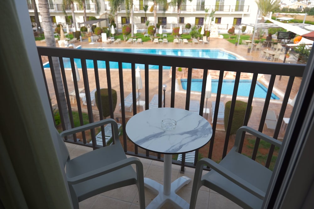 Loutsiana Hotel Apts — Hotel rooms in Ayia Napa, Famagusta Region
