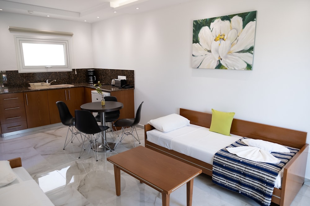 Loutsiana Hotel Apts — Hotel rooms in Ayia Napa, Famagusta Region