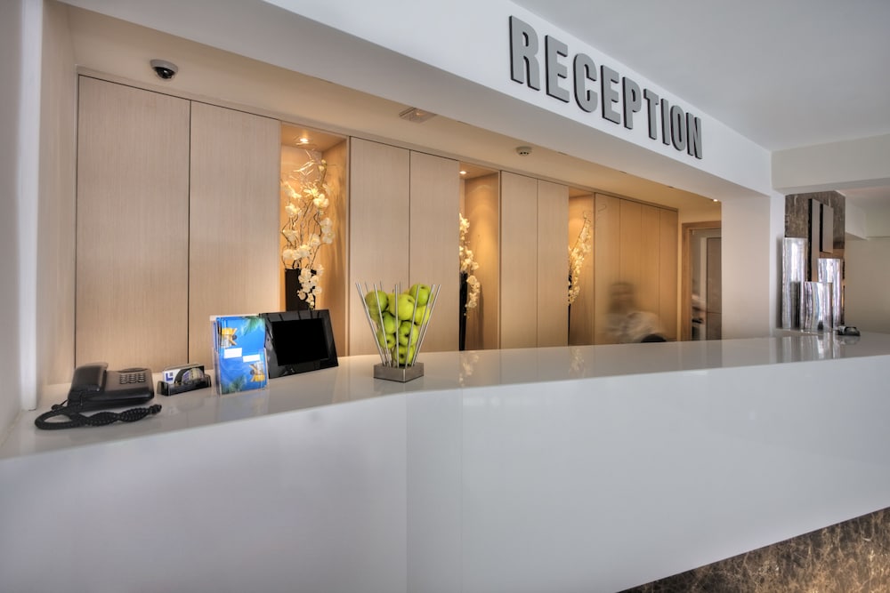 Livadhiotis City Hotel — Hotel building in Larnaca, Larnaca Region