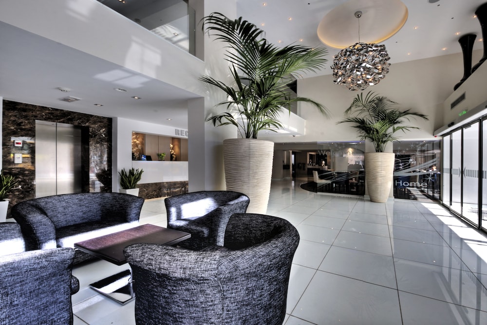 Livadhiotis City Hotel — Hotel building in Larnaca, Larnaca Region