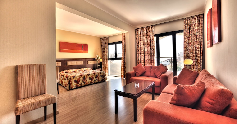Livadhiotis City Hotel — Hotel rooms in Larnaca, Larnaca Region