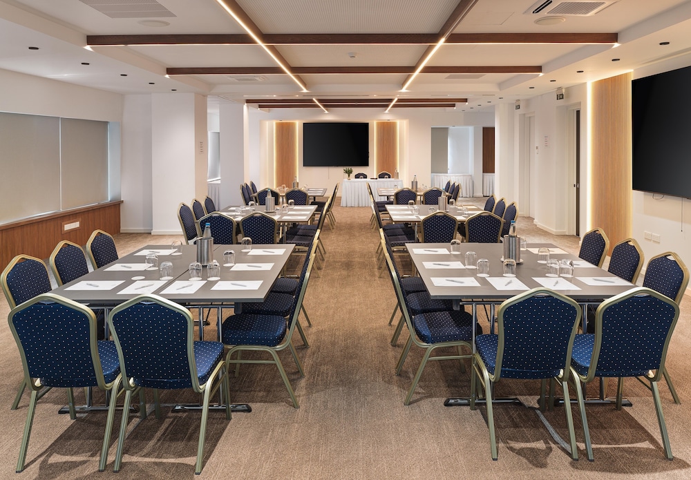 Pefkos Hotel — Hotel building in Limassol, Limassol Region