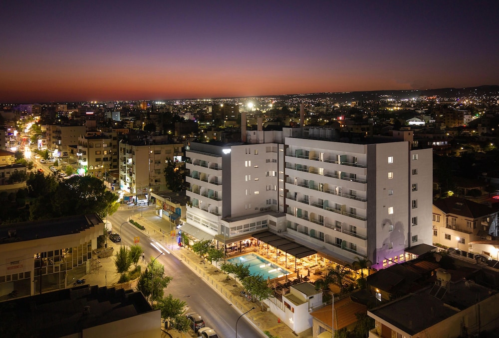 Pefkos Hotel — Hotel building in Limassol, Limassol Region
