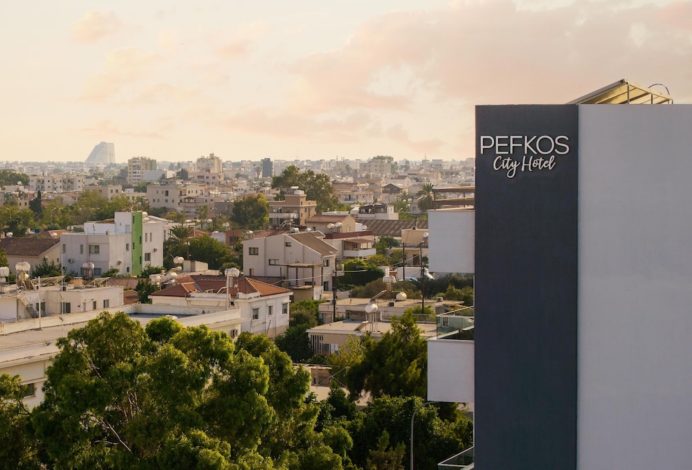 Pefkos Hotel — Hotel building in Limassol, Limassol Region