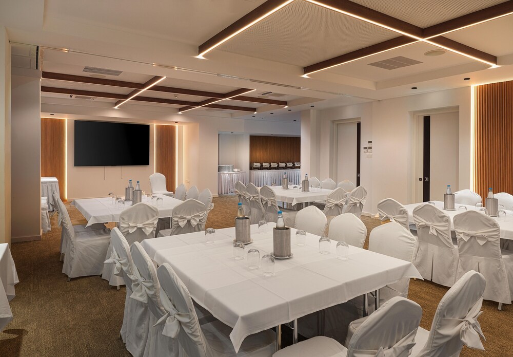 Pefkos Hotel — Hotel building in Limassol, Limassol Region