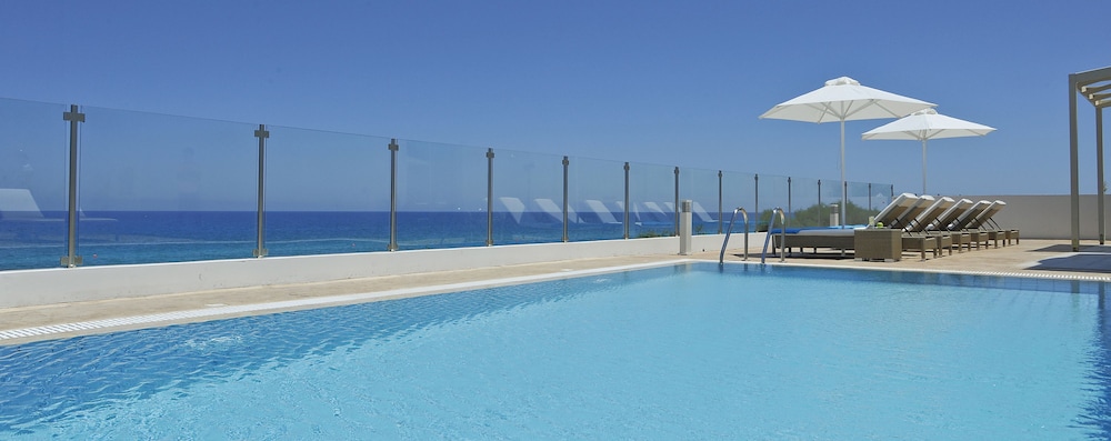 Althea Kalamies Luxury Villas By Louis Hotels — Swimming pool in Protaras, Famagusta Region