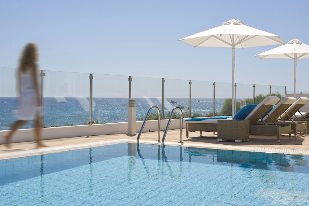 Althea Kalamies Luxury Villas By Louis Hotels — Swimming pool in Protaras, Famagusta Region