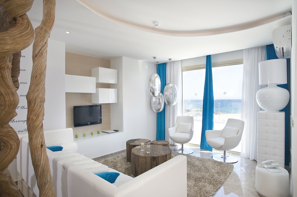 Althea Kalamies Luxury Villas By Louis Hotels — Hotel rooms in Protaras, Famagusta Region