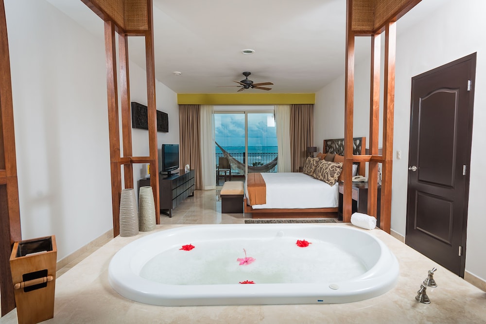 Villa del Palmar Cancun Luxury Beach Resort & Spa — Hotel rooms in Playa Mujeres, Quintana Roo