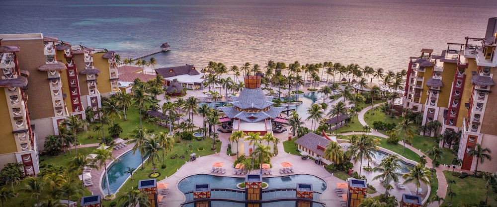 Villa del Palmar Cancun Luxury Beach Resort & Spa — Hotel building in Playa Mujeres, Quintana Roo