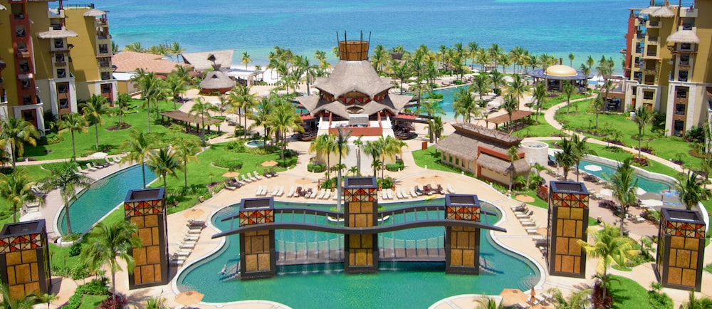 Villa del Palmar Cancun Luxury Beach Resort & Spa — Swimming pool in Playa Mujeres, Quintana Roo