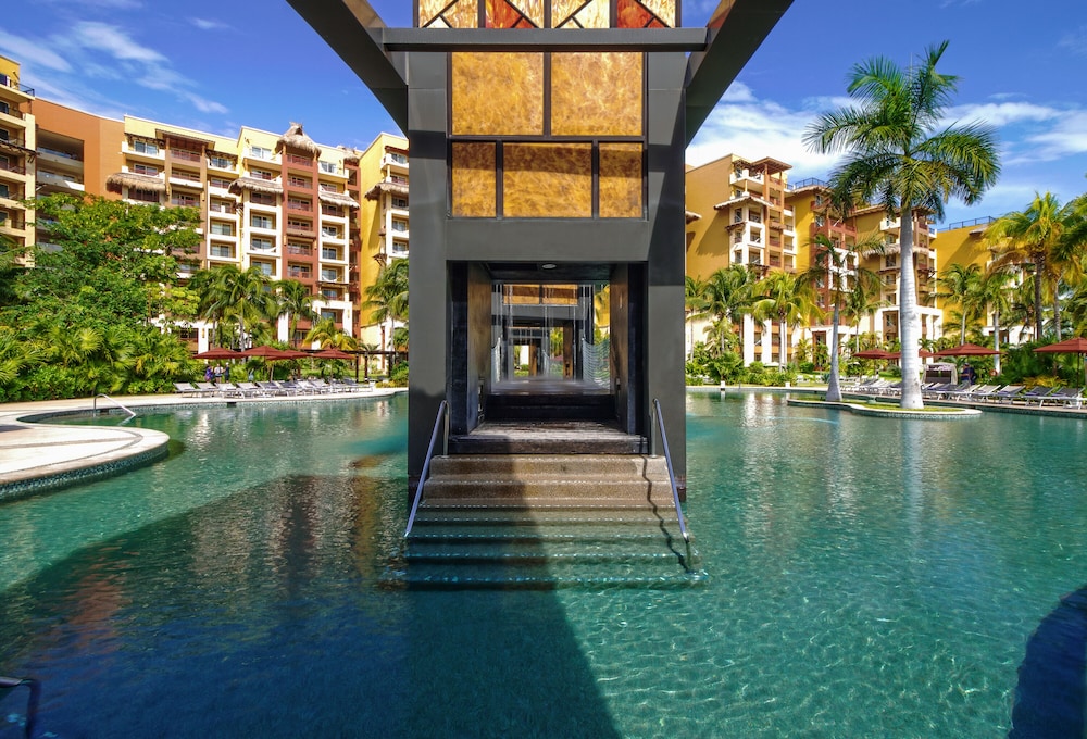 Villa del Palmar Cancun Luxury Beach Resort & Spa — Swimming pool in Playa Mujeres, Quintana Roo