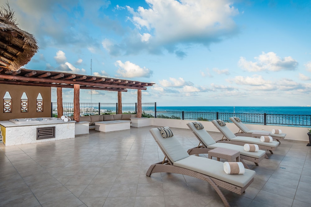 Villa del Palmar Cancun Luxury Beach Resort & Spa — Restaurant & bars in Playa Mujeres, Quintana Roo