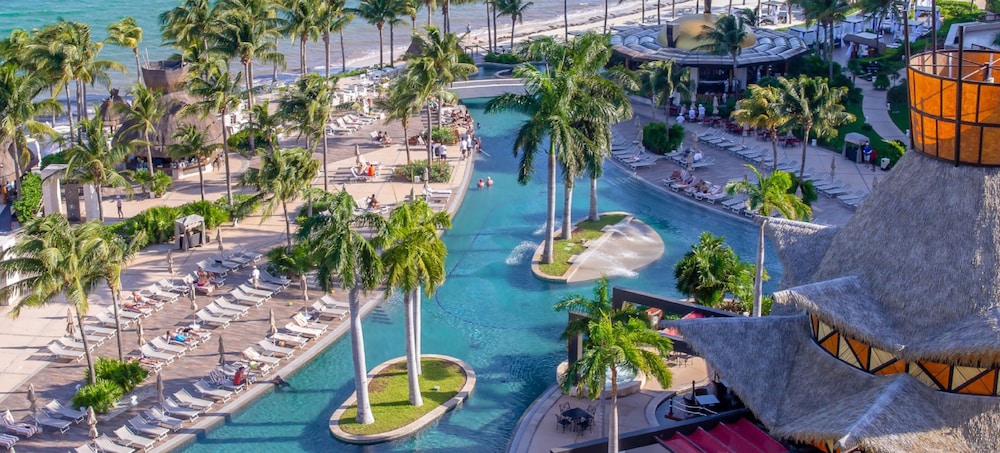 Villa del Palmar Cancun Luxury Beach Resort & Spa — Swimming pool in Playa Mujeres, Quintana Roo