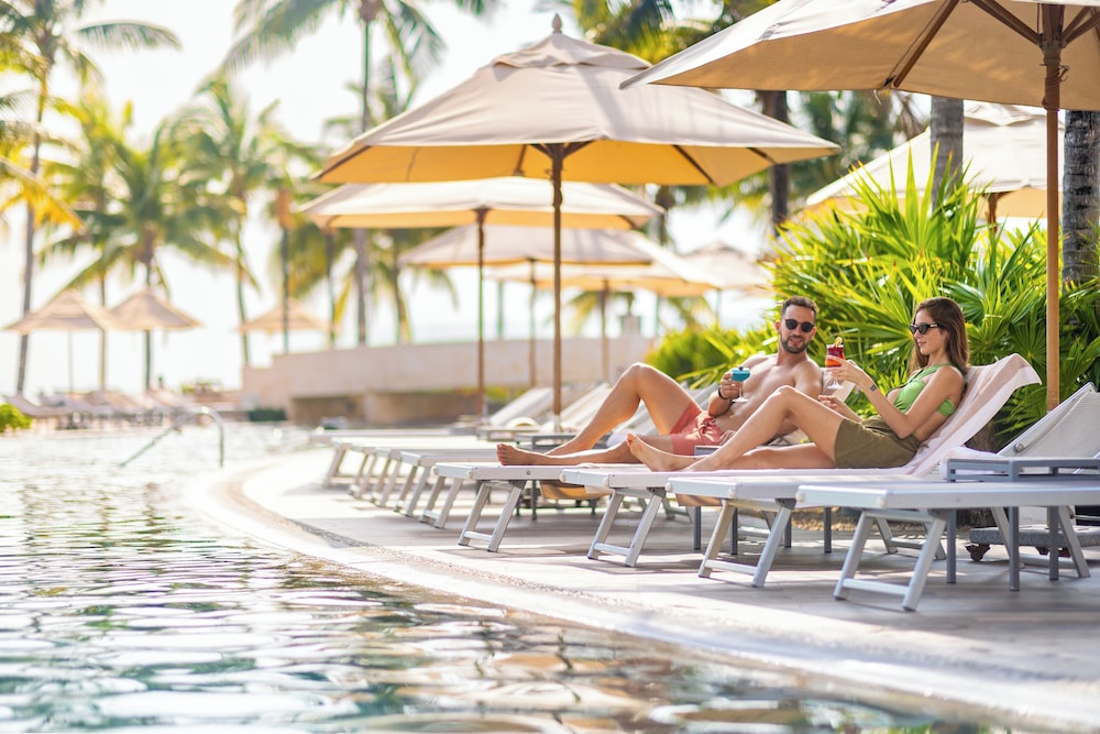 Villa del Palmar Cancun Luxury Beach Resort & Spa — Swimming pool in Playa Mujeres, Quintana Roo