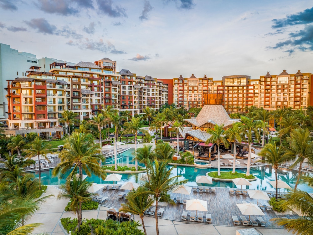 Villa del Palmar Cancun Luxury Beach Resort & Spa — Swimming pool in Playa Mujeres, Quintana Roo