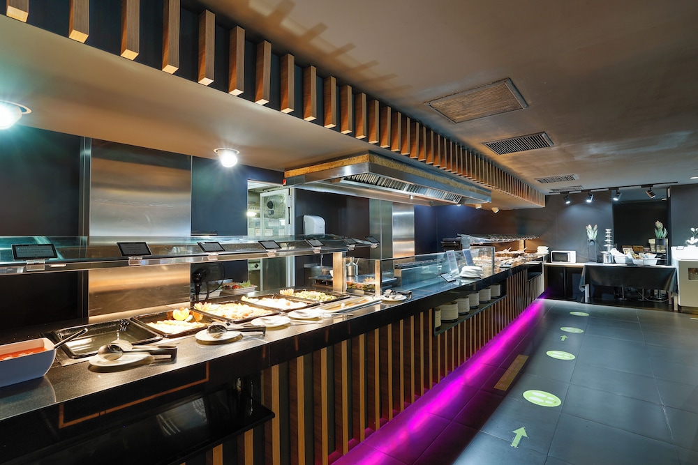 Flash Hotel – Adults recommended — Restaurant & bars in Benidorm, Valencian Community