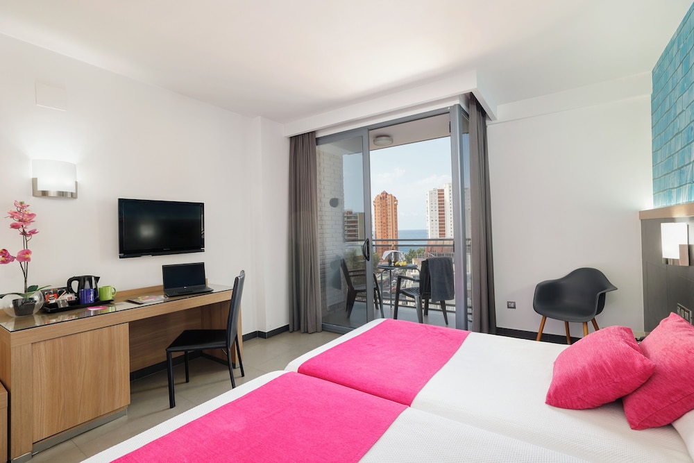 Flash Hotel – Adults recommended — Hotel rooms in Benidorm, Valencian Community