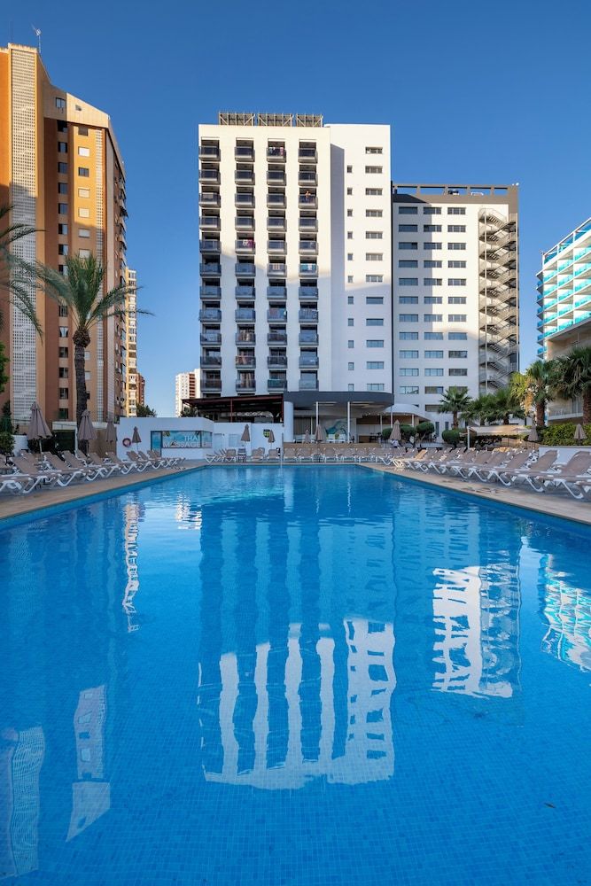 Flash Hotel – Adults recommended