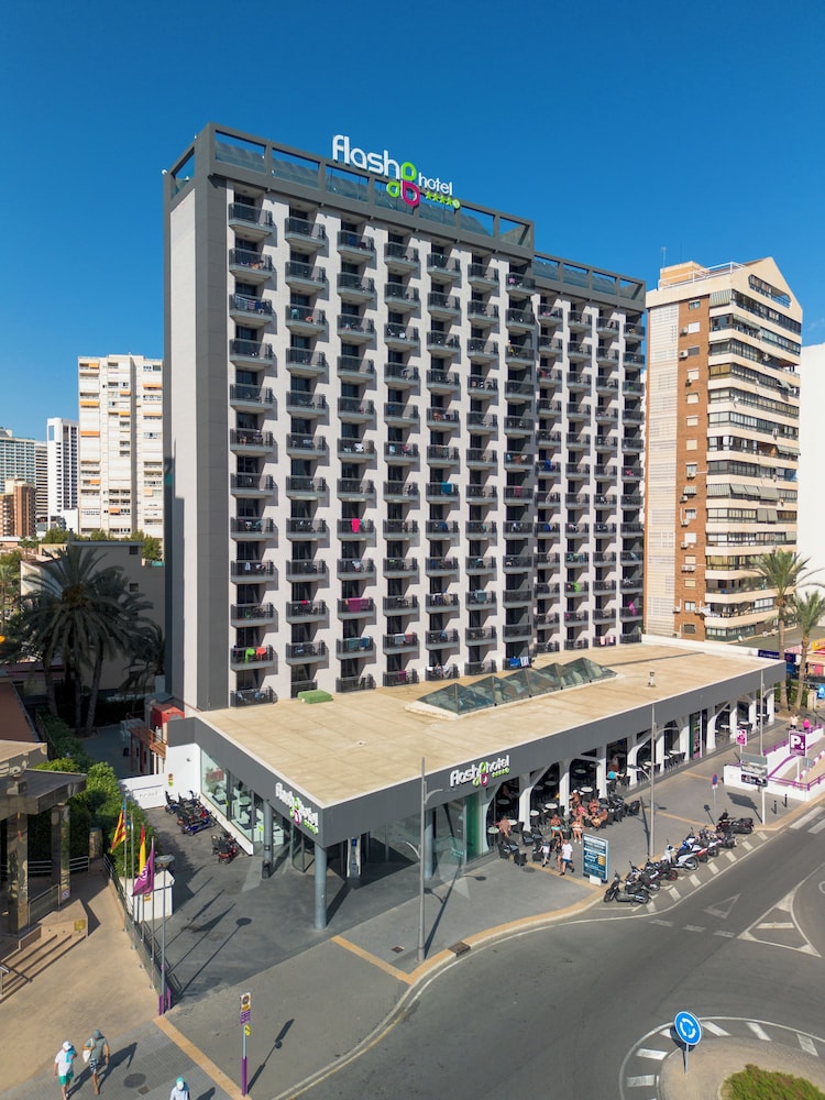 Flash Hotel – Adults recommended - zdjęcie 4