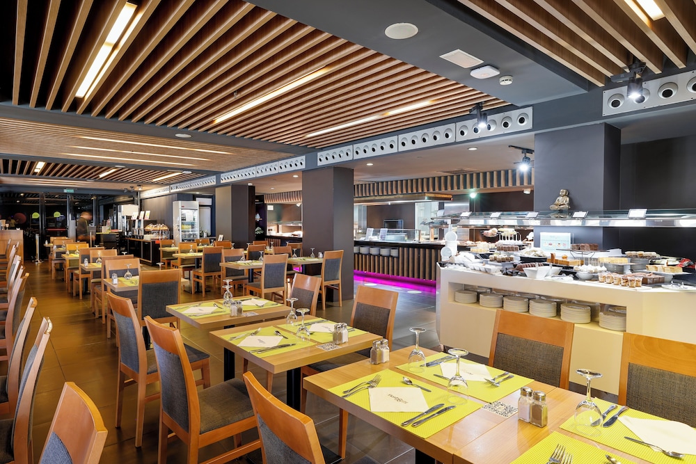 Flash Hotel – Adults recommended — Restaurant & bars in Benidorm, Valencian Community